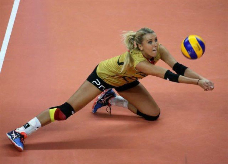 Volleyballerin Mareen Apitz ist wieder für den DSC am Ball